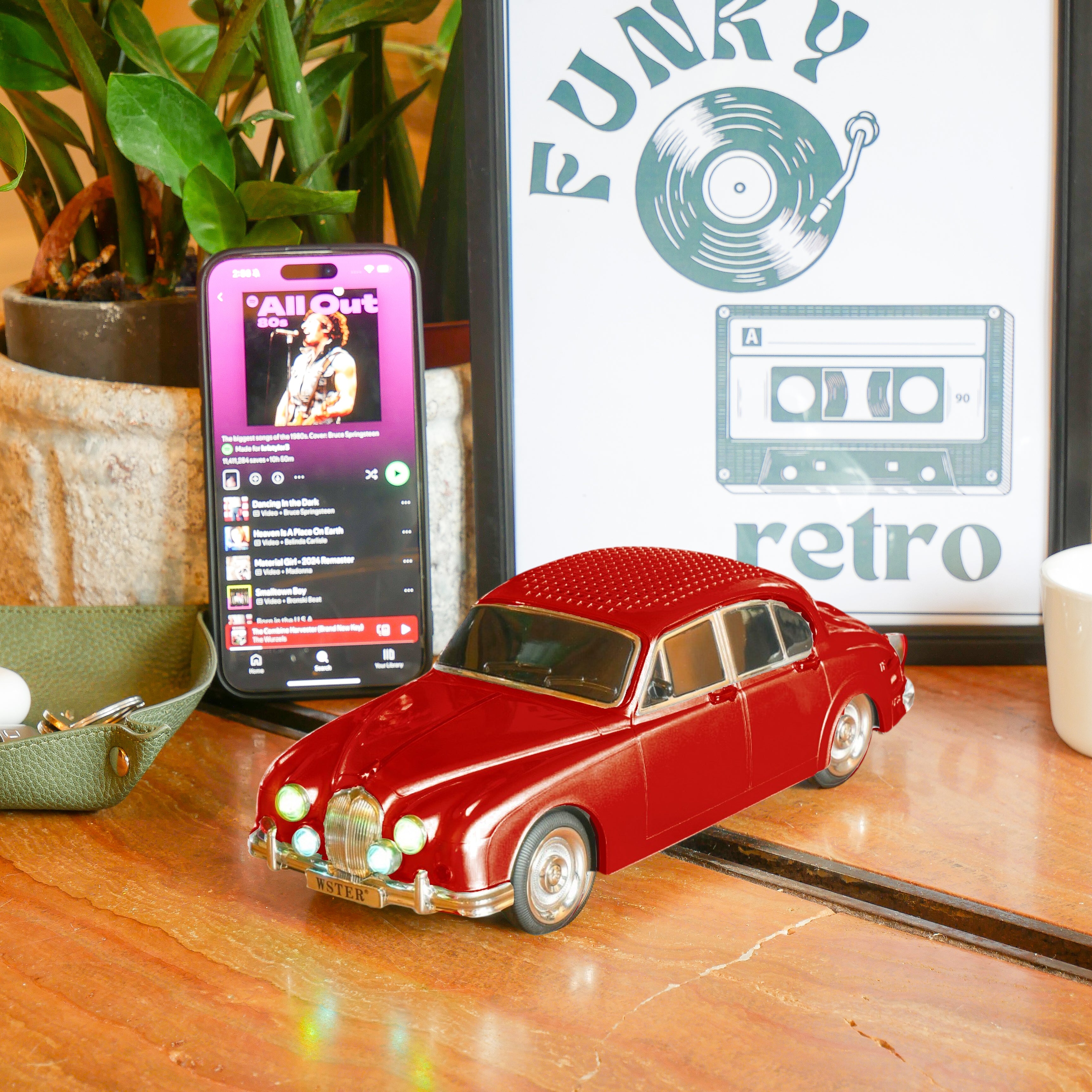 Classic MKII Retro Car Bluetooth Speaker & FM Radio - Red
