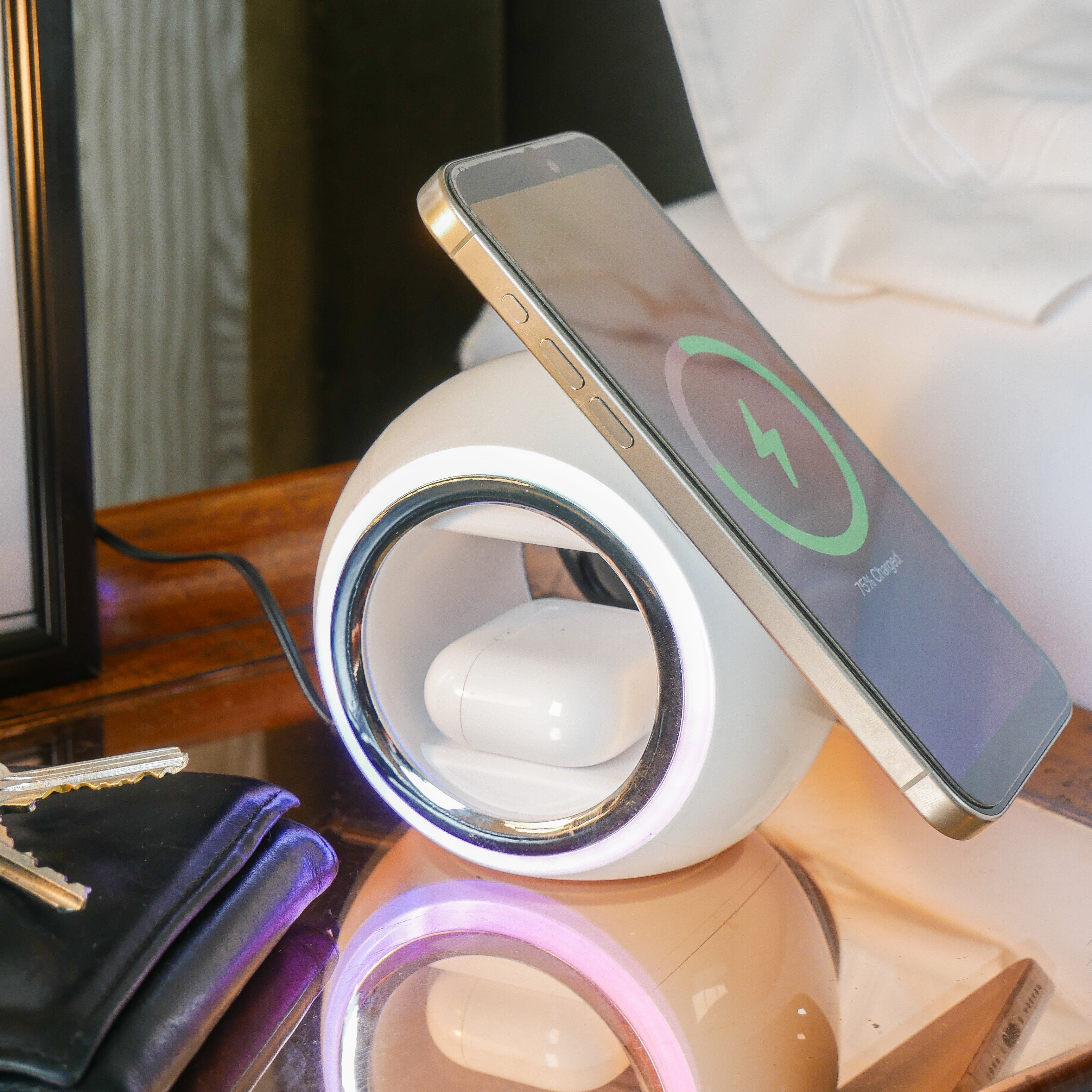 Capsule 3 in 1 Apple Wireless Charging Station - Pink
