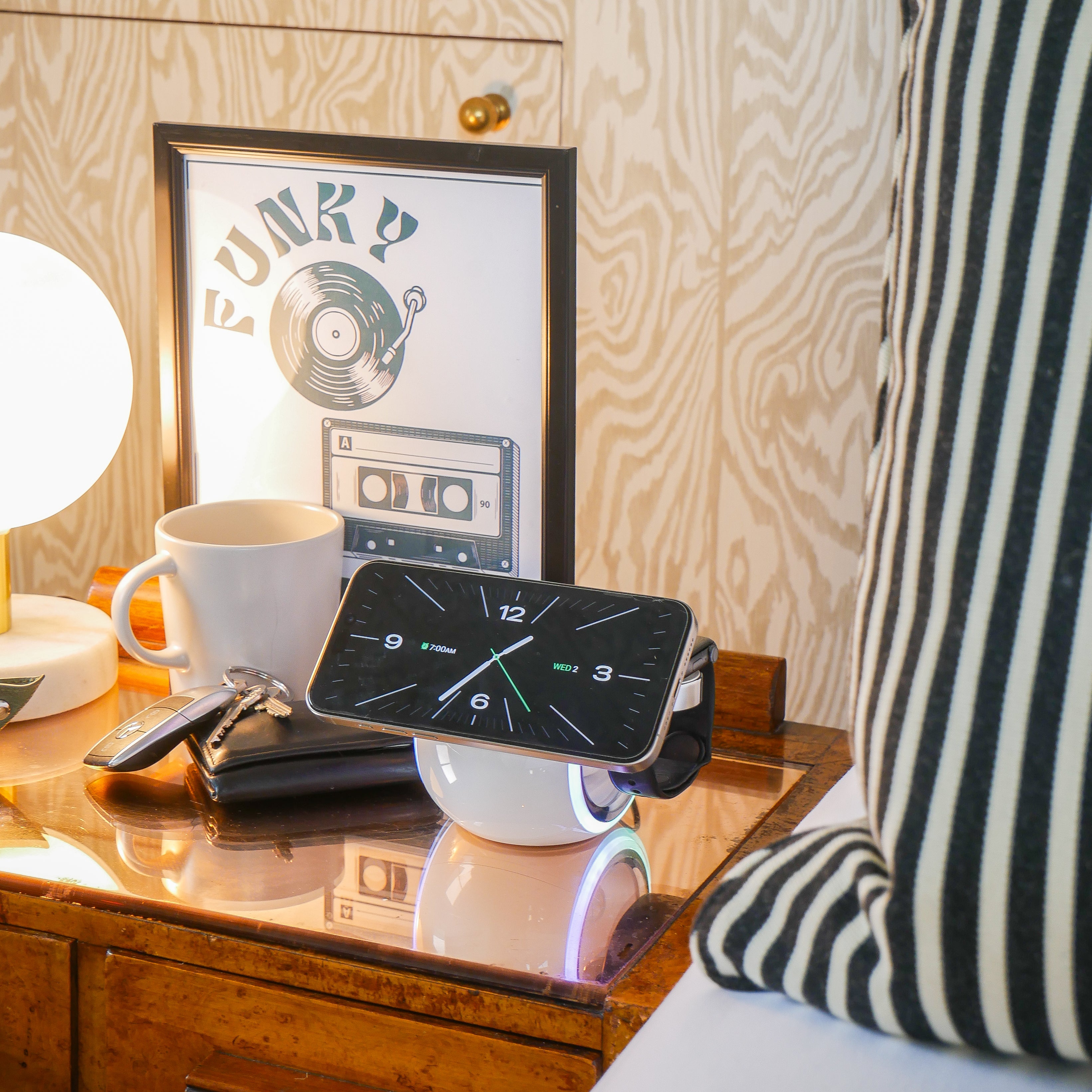 Capsule 3 in 1 Apple Wireless Charging Station - Pink