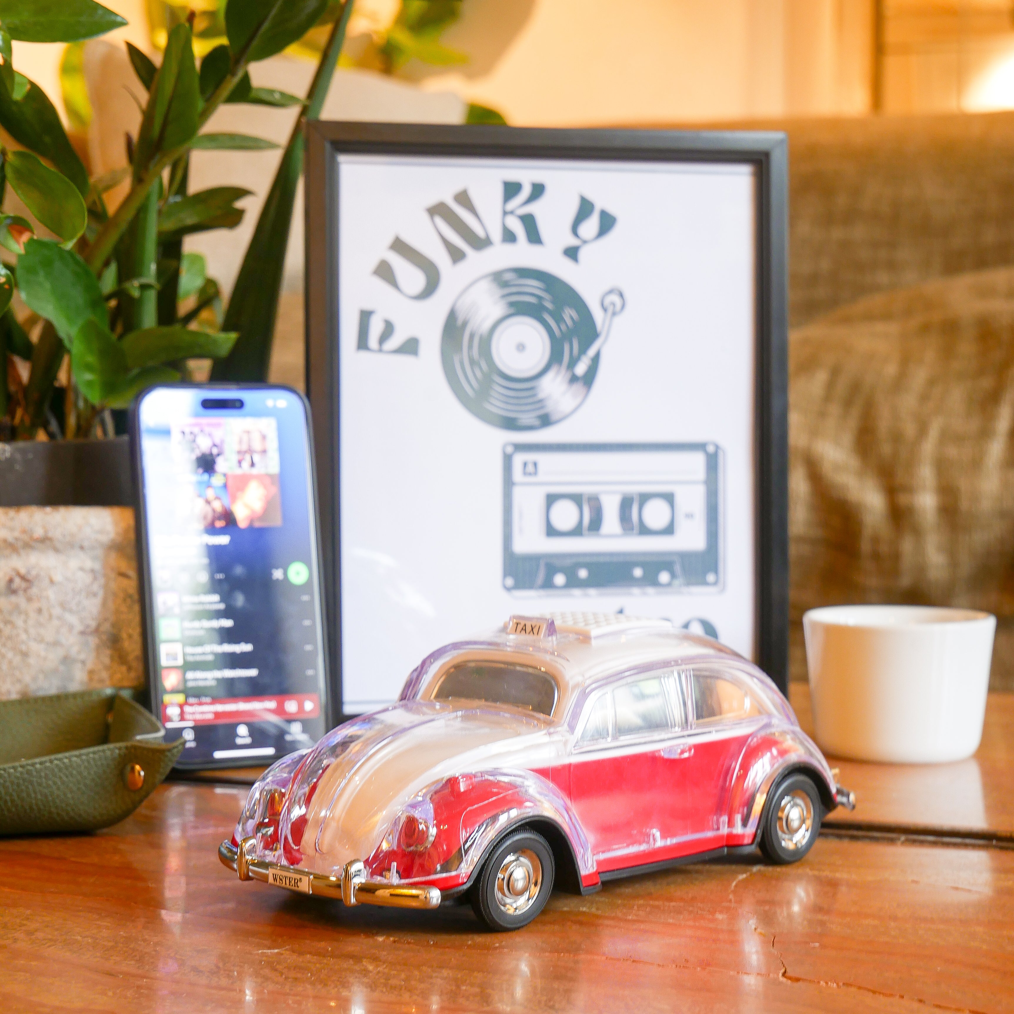 Classic 60's Car Bluetooth Bluetooth Speaker & FM Radio - Red