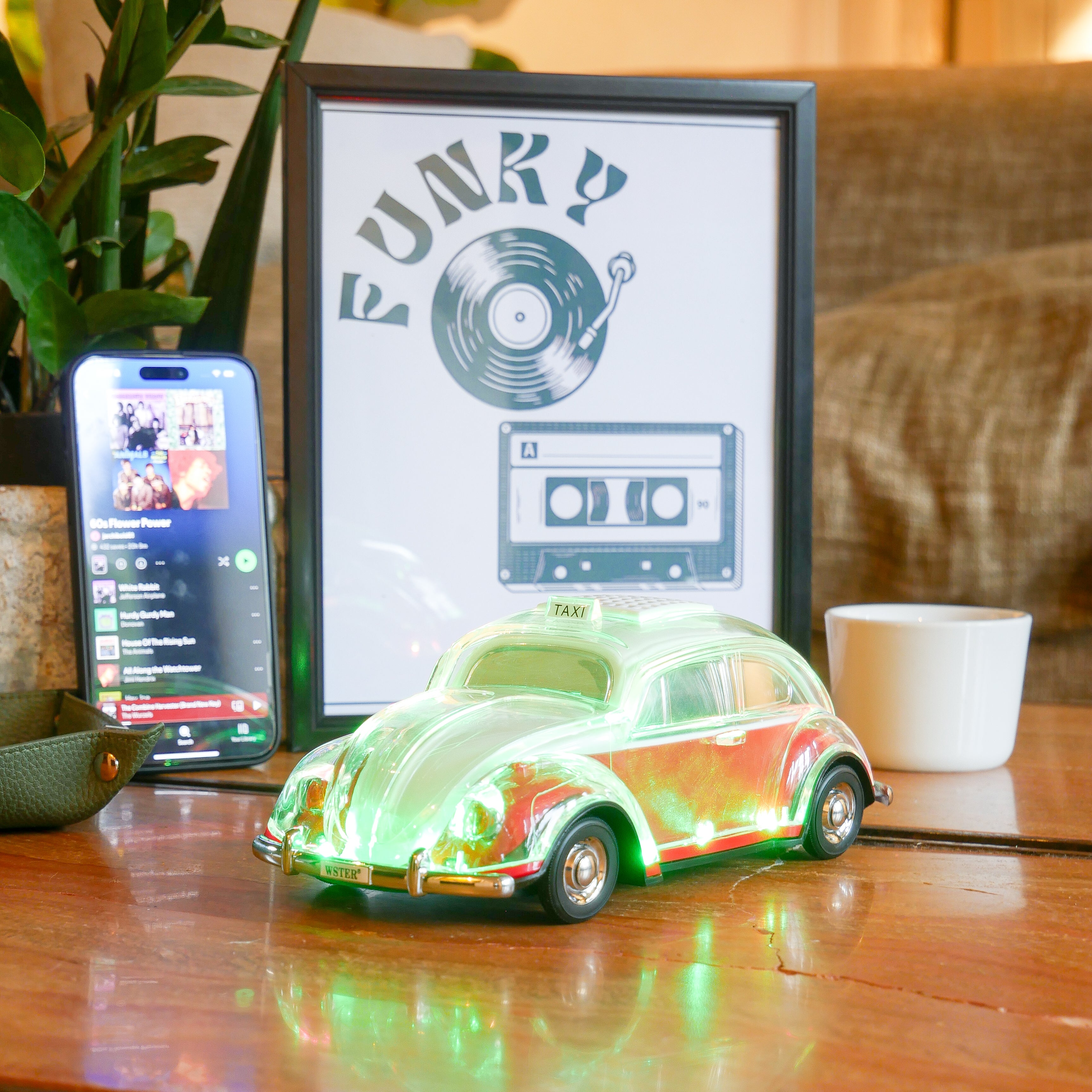 Classic 60's Car Bluetooth Bluetooth Speaker & FM Radio - Red