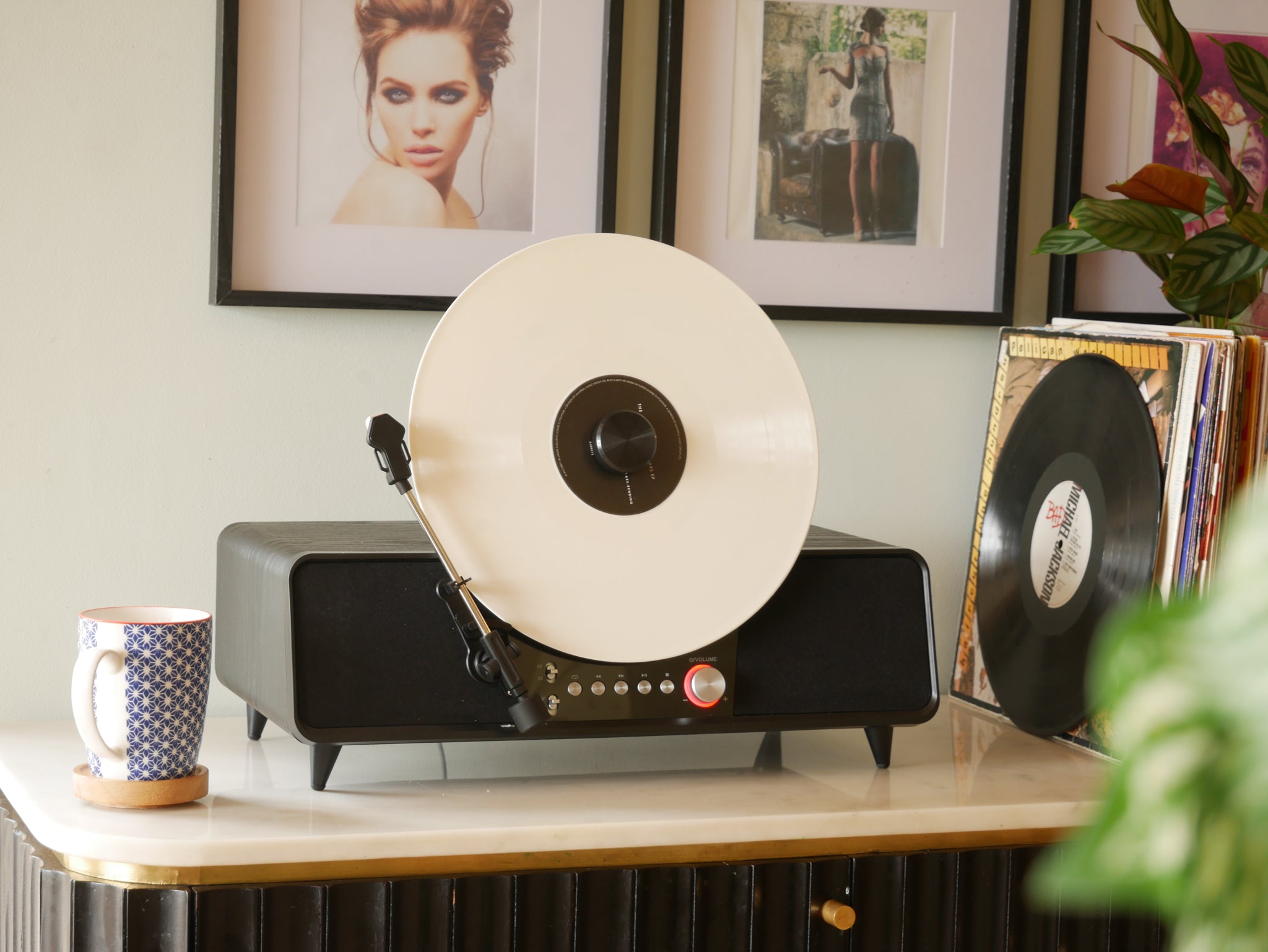Shoreditch Vertical Loading Fully Automatic Record Player