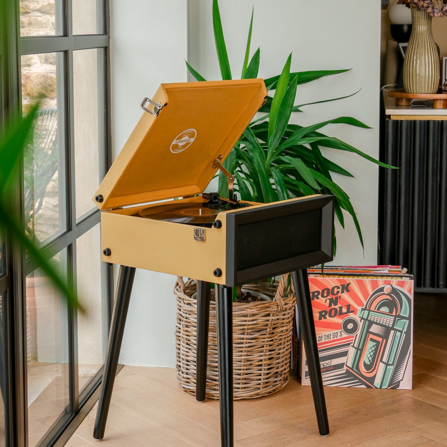 SRP1R XP Retro Record Player with Legs - Beige