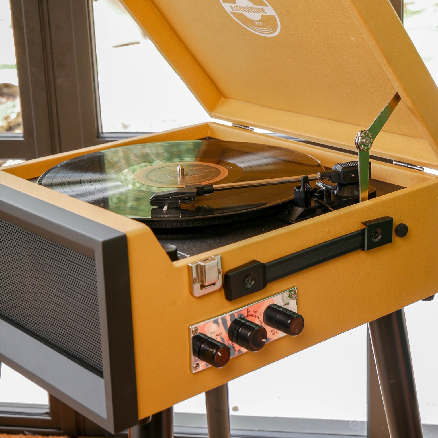 SRP1R XP Retro Record Player with Legs - Beige