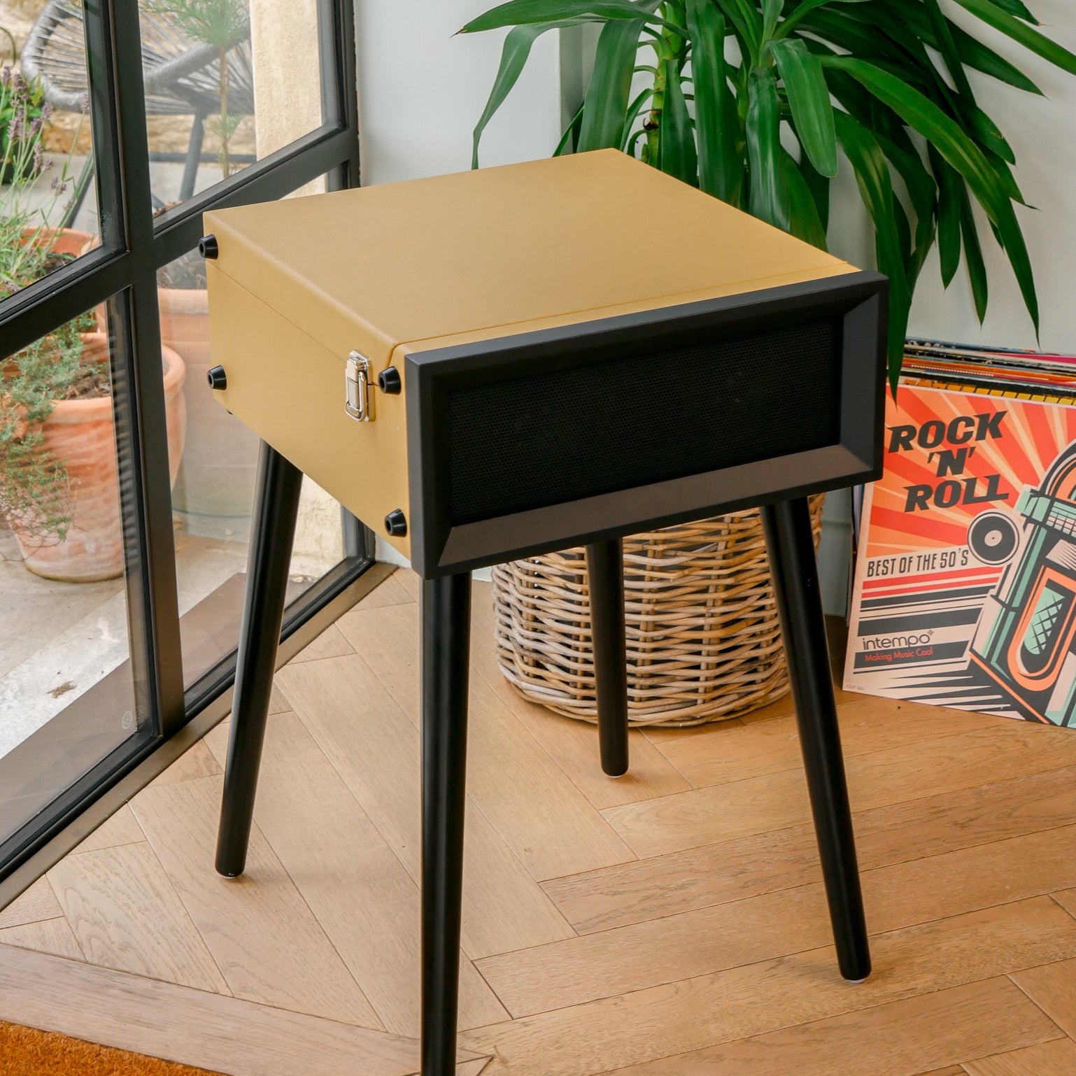 SRP1R XP Retro Record Player with Legs - Beige