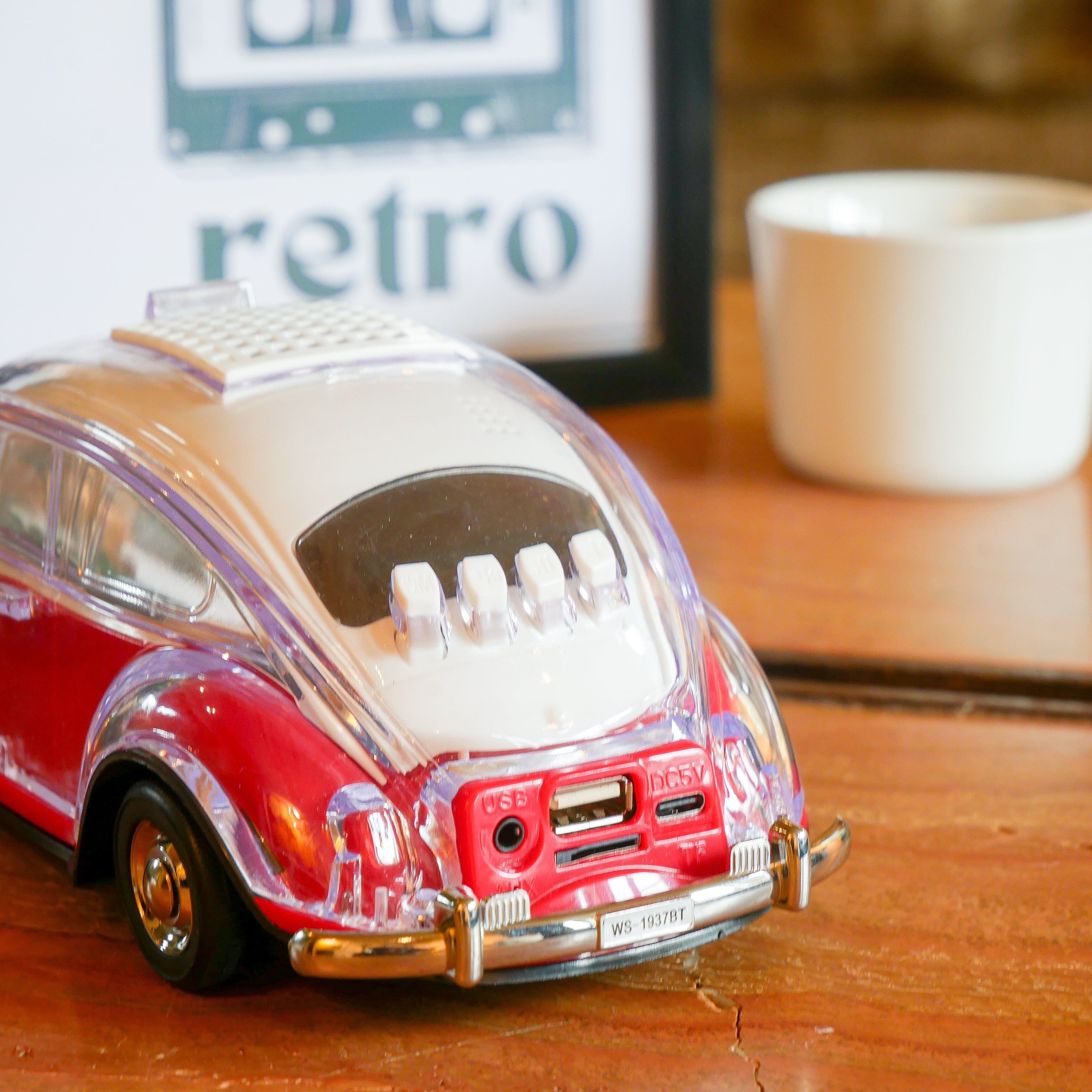 Classic 60's Car Bluetooth Bluetooth Speaker & FM Radio - Red