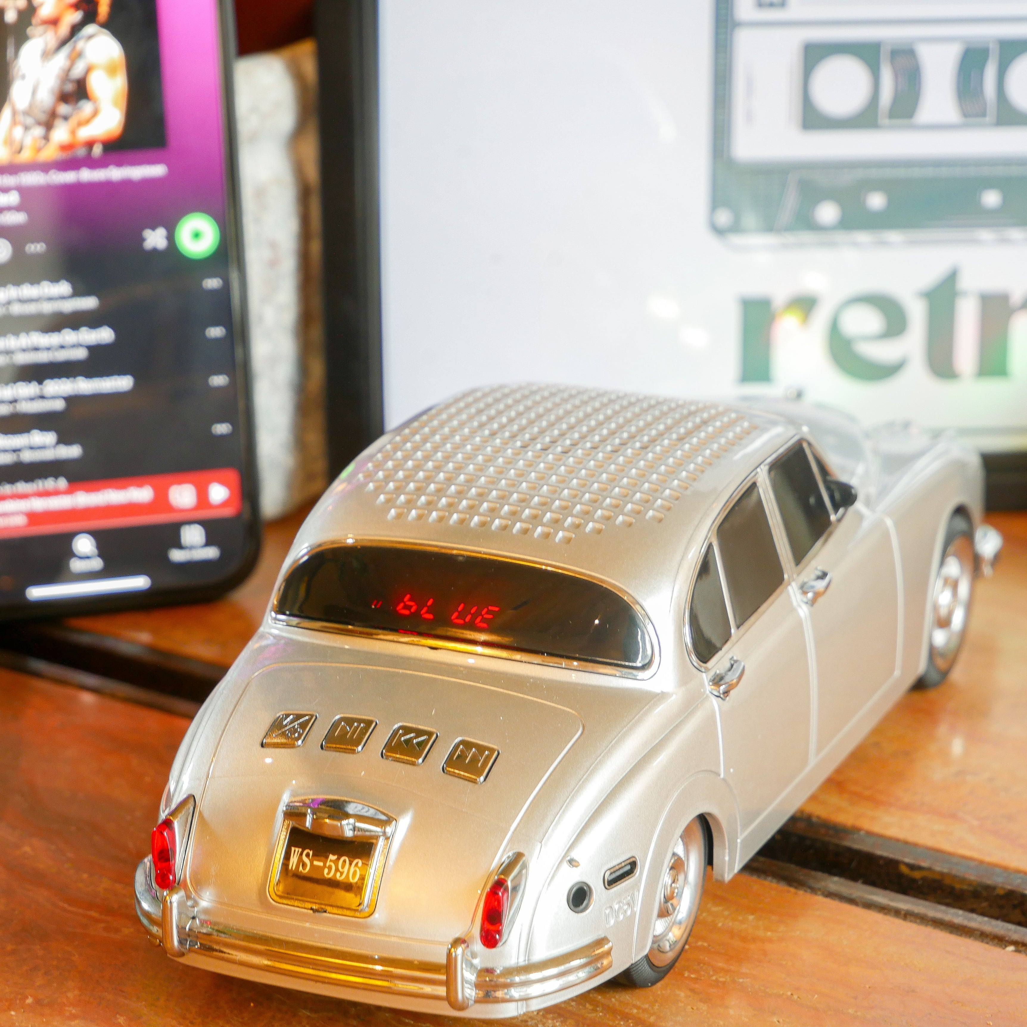 Classic MKII Retro Car Bluetooth Speaker & FM Radio - Silver