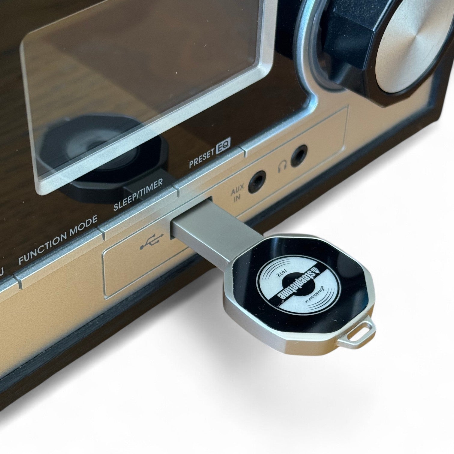 4GB Premium Metal USB Flash Drive with Storage Tin