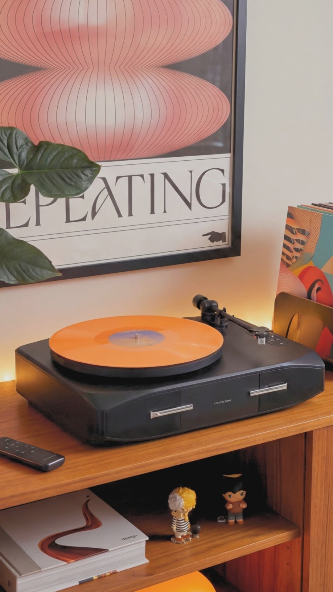 Mayfair Fully Automatic Record Player With Built in Speakers