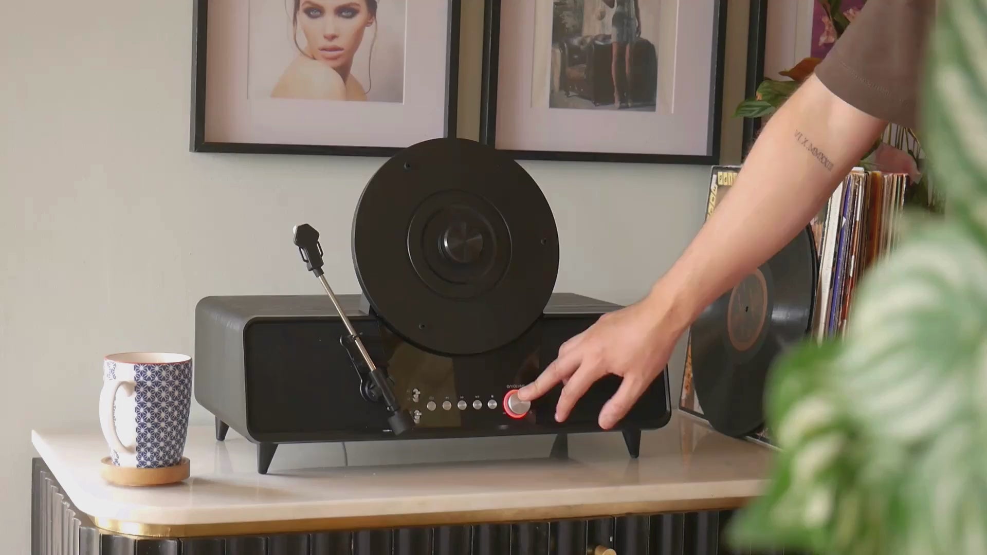 Shoreditch Vertical Loading Fully Automatic Record Player